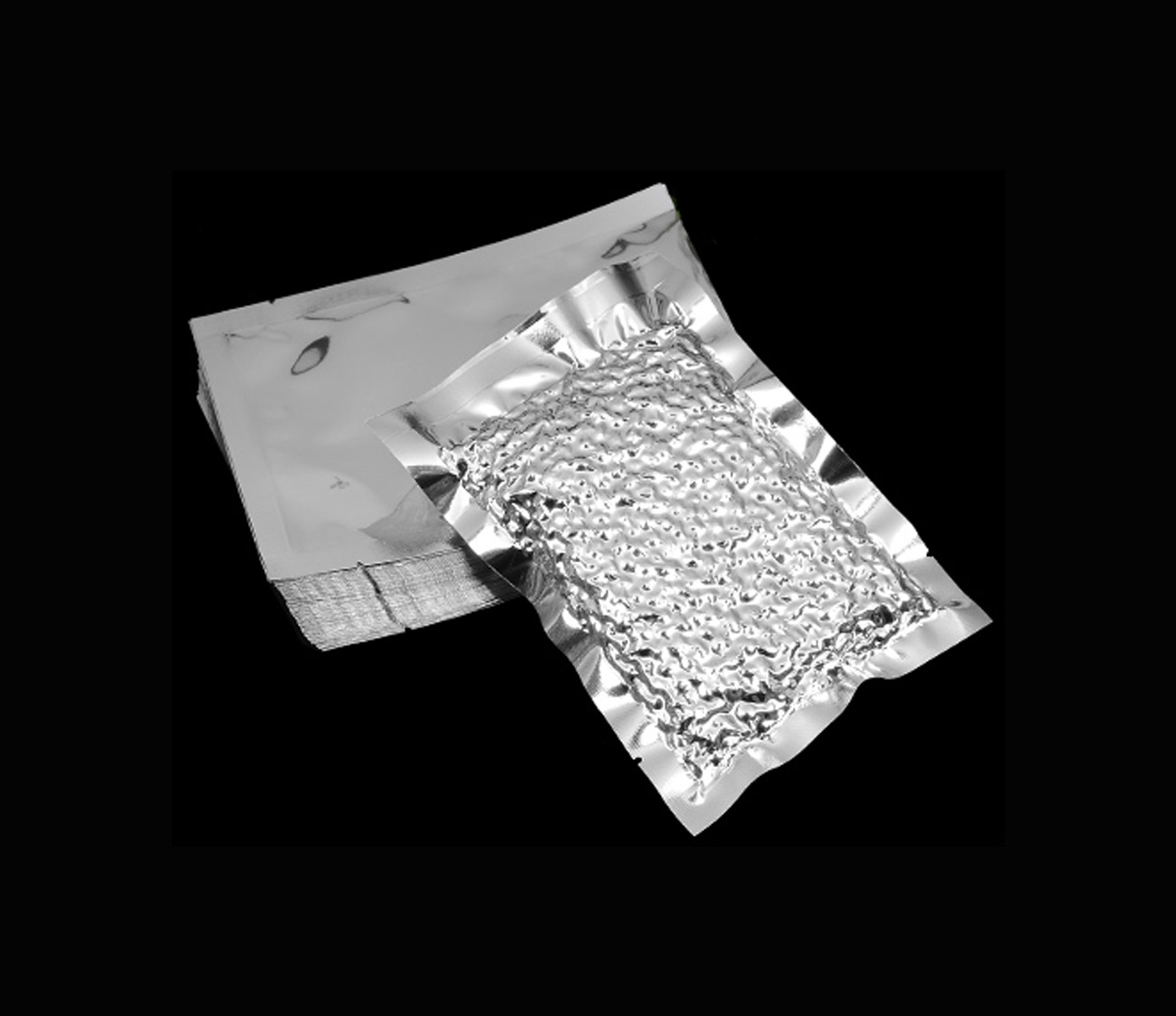 Flat aluminized vacuum packaging bag